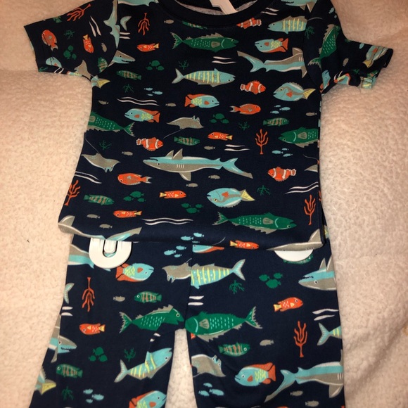 10 piece brand new gender neutral toddler sets - Picture 3 of 7